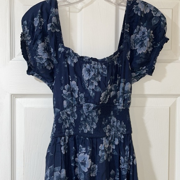 Lovely hollister dress - Picture 10 of 11